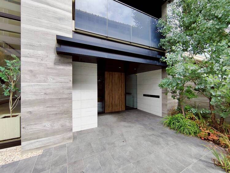 その他 上質感漂う玄関アプローチです。