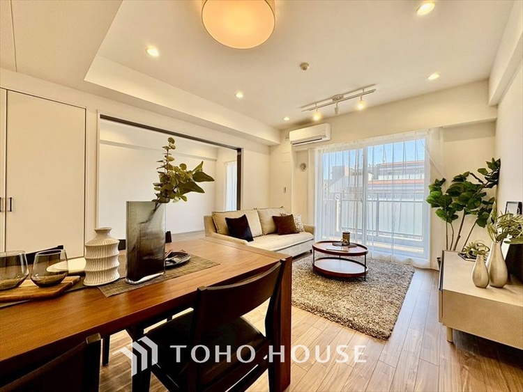 内装 【LIVING】◆眩い◆光が燦々と入り、家族の笑顔を照らす。「いつまでも続いて」と願う夢のような毎日がここにある。