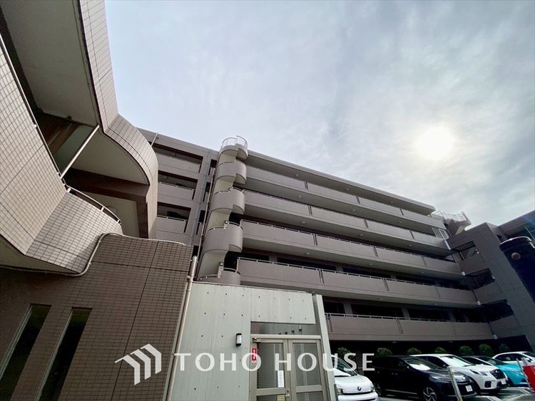 外観 【APPEARANCE】◆眩い◆光が燦々と入り、家族の笑顔を照らす。「いつまでも続いて」と願う夢のような毎日がここにある。