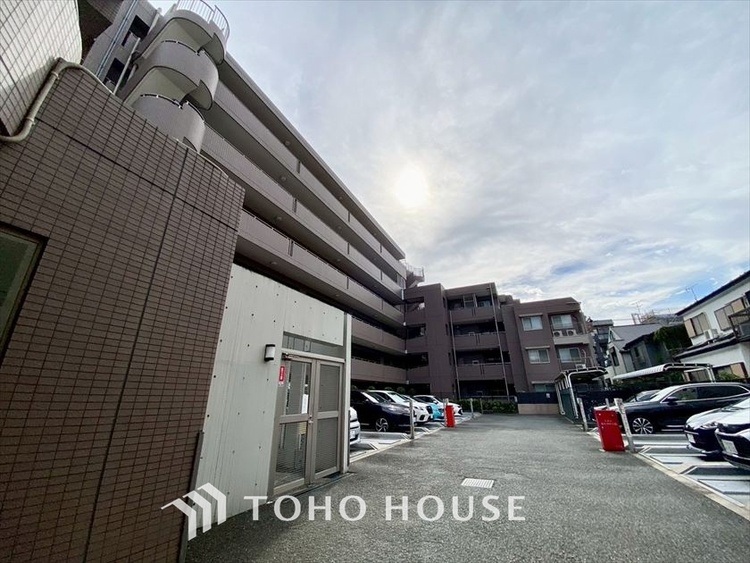 駐車場 【PARKING】◆愛車を◆安全に駐車できる駐車場がございます。