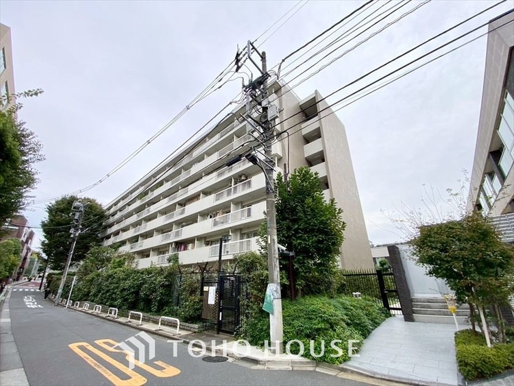 その他 【BALCONY】◆BLUE SKY◆自然の心地よさに包まれる。大開口の外に広がるのは爽やかな青空。