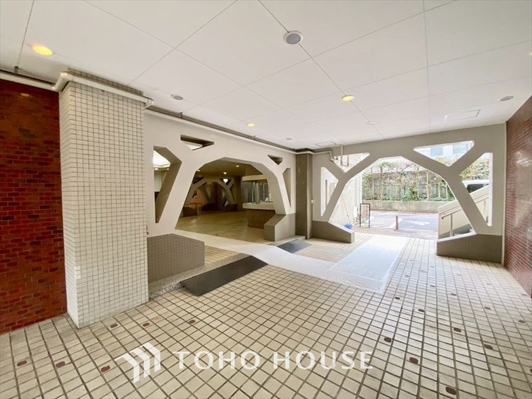 その他 【ENTRANCE】◆そびえ立つ◆我が家のシンボル。遠くの空が赤く染まる夕べが待ち遠しい。