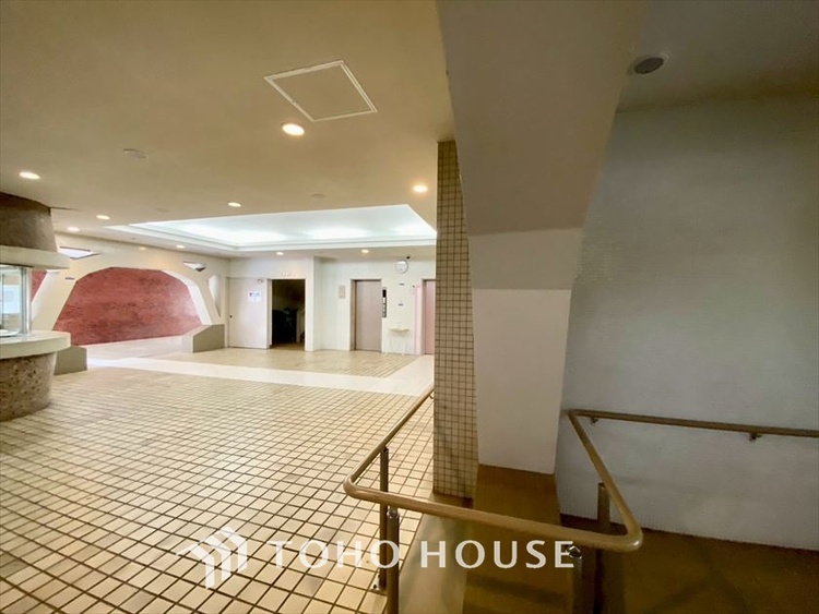 その他 【ENTRANCE】◆家族◆家で家族と過ごす時間は限られている。帰りを待つ家族の元へと急ぐときの弾む思い。そんな思いを引き立てる邸宅。