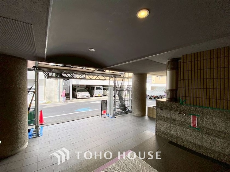 その他 【ENTRANCE】◆家族◆帰りを待つ家族の元へと急ぐときの弾む思い。そんな思いを引き立てる。