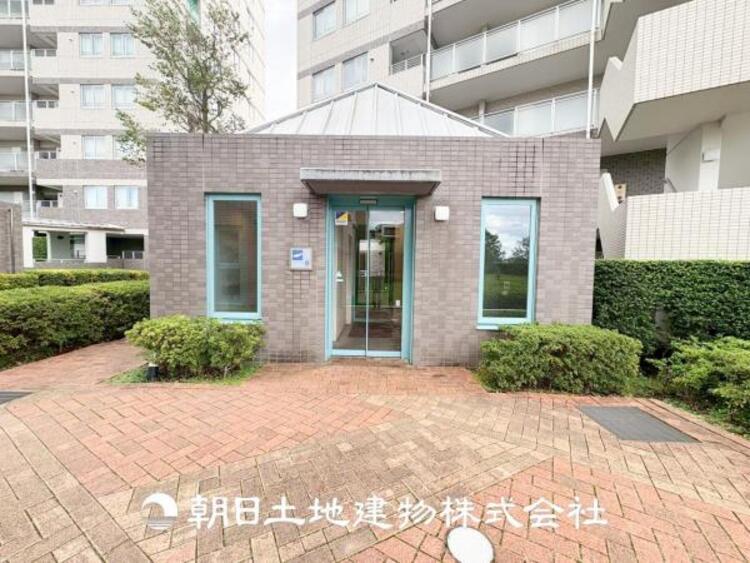 エントランス 【エントランス】 オートロック付きでセキュリティー面も安心です。