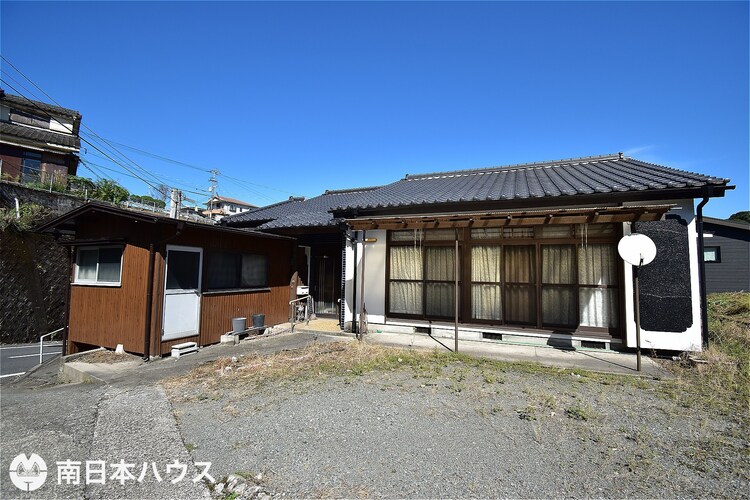 外観 西角地【敷地面積326.50m2(98.76坪)】駐車2台！即日ご内覧可能です♪