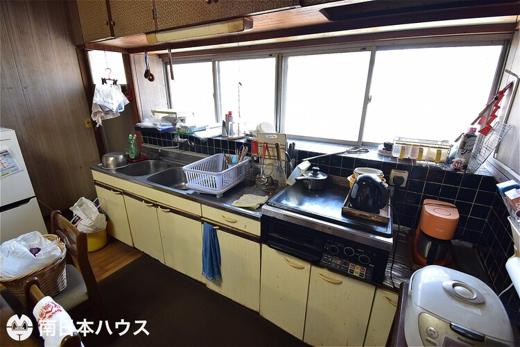 キッチン 【キッチン】窓が多く明るいキッチンです！