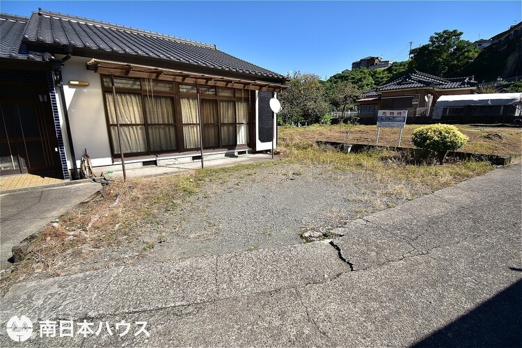 その他 【駐車場】駐車2台分！普通車1台と軽自動車1台分のスペースがあります！