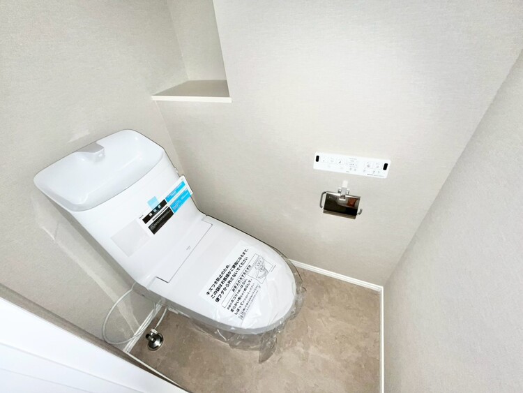 トイレ 暮らしの中のさりげないひとときの快適さにもこだわりを、持って設備を配しております。※CG加工により家具消しを行っています。