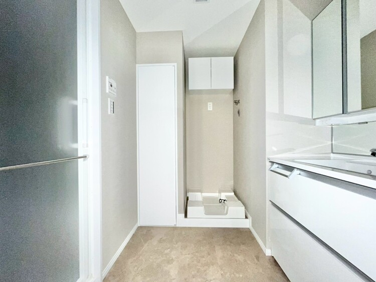 洗面 清潔感と心地よさを重視した、上質感漂うパウダールーム。※CG加工により家具消しを行っています。