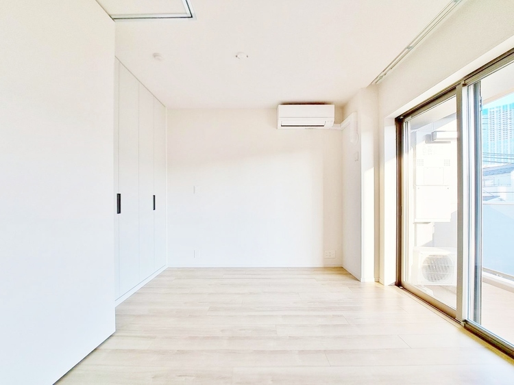 居間 快適に過ごす毎日を求めて、暮らしの中でご自身の「マイホーム」に創り上げてください。