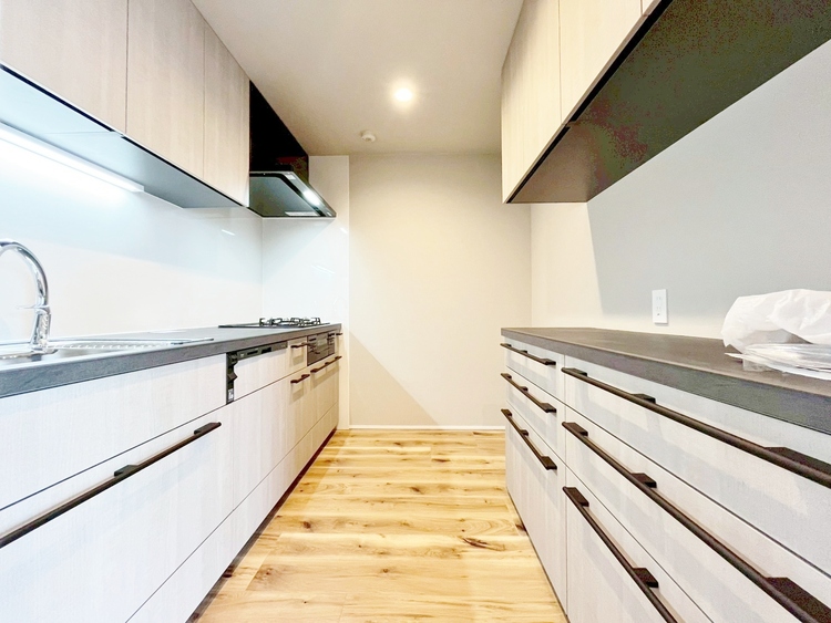 キッチン 洗練されたスタイリッシュなデザイン性と使いやすさを備えた仕様。