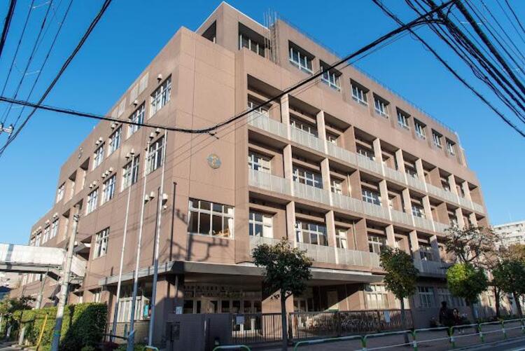 周辺 荒川区立諏訪台中学校