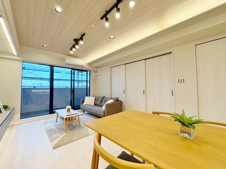 居間 豊かな居住性と、安心感を満たすクオリティが見事に調和した住空間。