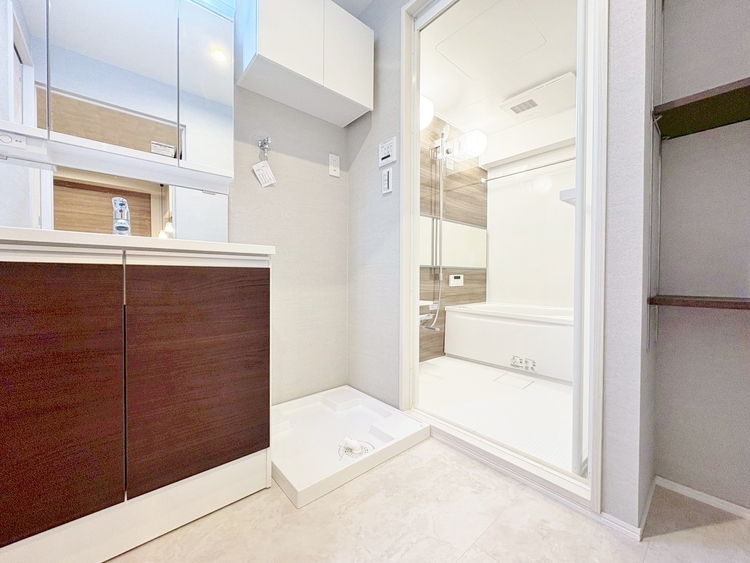 洗面 清潔感と心地よさを重視した、上質感漂うパウダールーム。