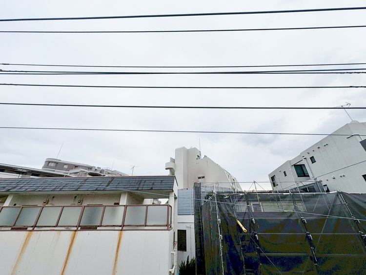 バルコニー 頬をなでる、優しい風を感じることが出来ます。