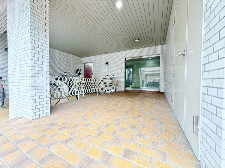 エントランス 外と内をつなぐエントランスは、まさに顔となる場所。