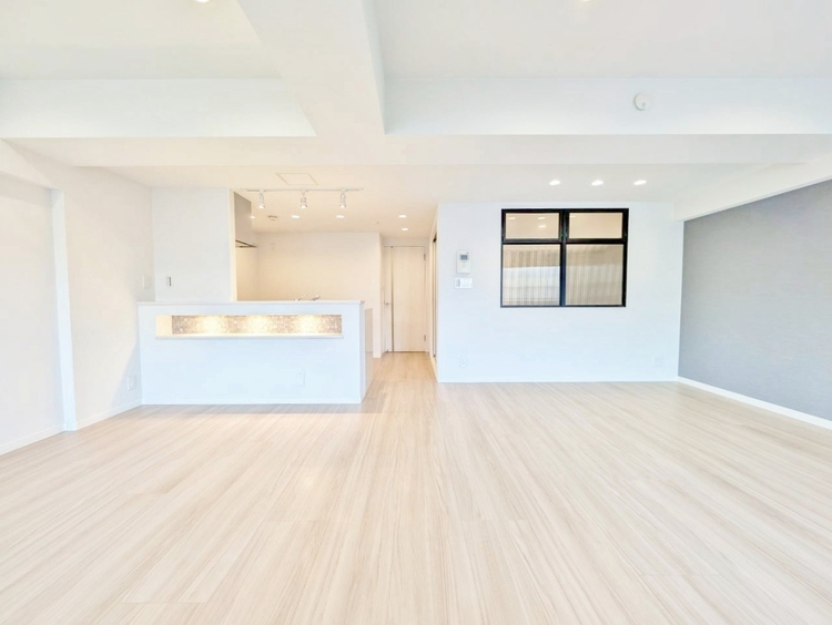 居間 飾り過ぎないシンプルな内装と偏り過ぎないデザインで統一しました。