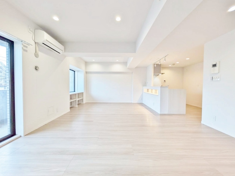 居間 快適に過ごす毎日を求めて、暮らしの中でご自身の「マイホーム」に創り上げて下さい。