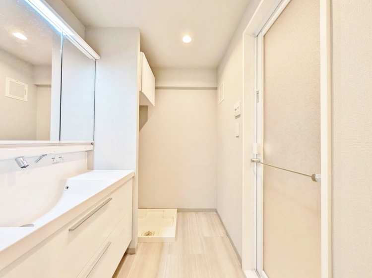 洗面 清潔感と心地よさを重視した、上質感漂うパウダールーム。