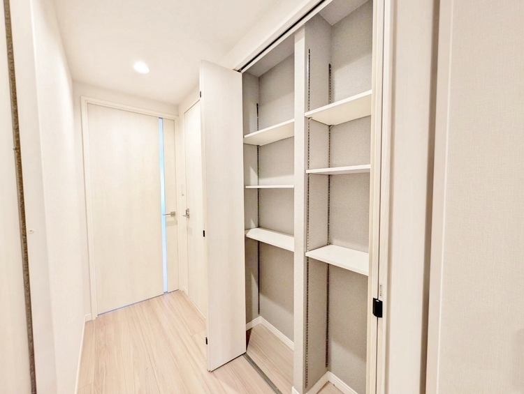 収納 居室にはクローゼットがあり、荷物もスッキリ収納して快適にお過ごしいただけます。