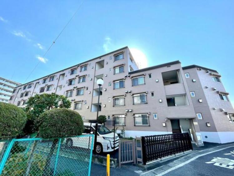 外観 「鴨居」駅徒歩9分　生活に便利な設備・仕様を揃えた快適住宅です。