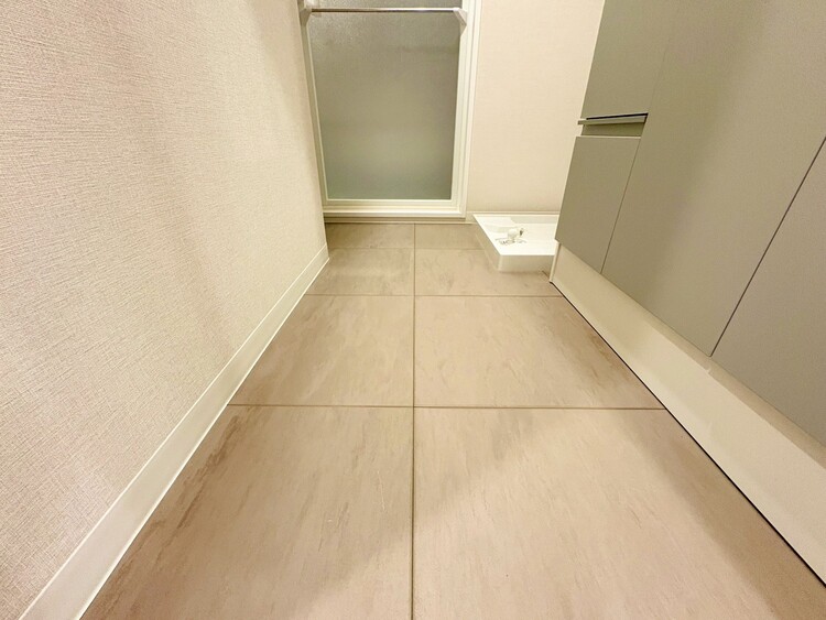 その他 十分な広さの脱衣所。