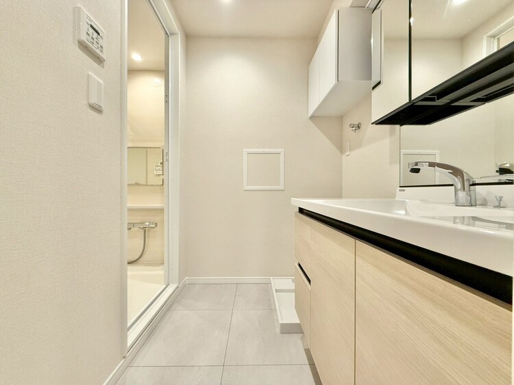 その他 十分な広さの脱衣所。