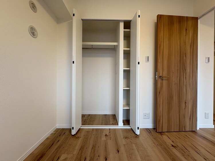 その他 収納スペースが付いていて、お部屋を広く使っていただけます。