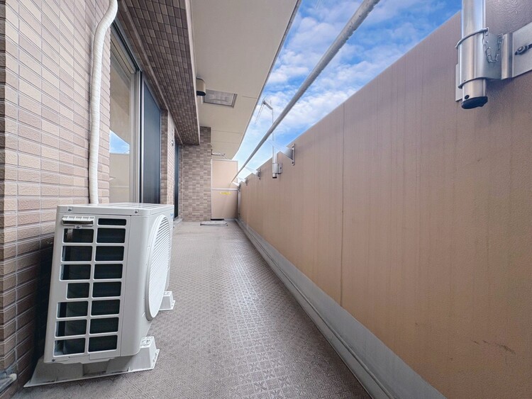 その他 朝の澄んだ空気や、夕方に吹く清々しい風を感じられるバルコニー。