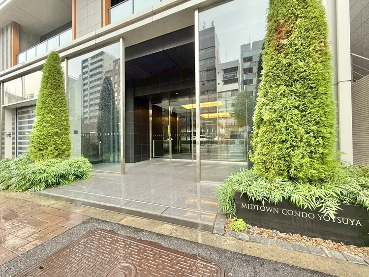 その他 上質感漂う玄関アプローチです。