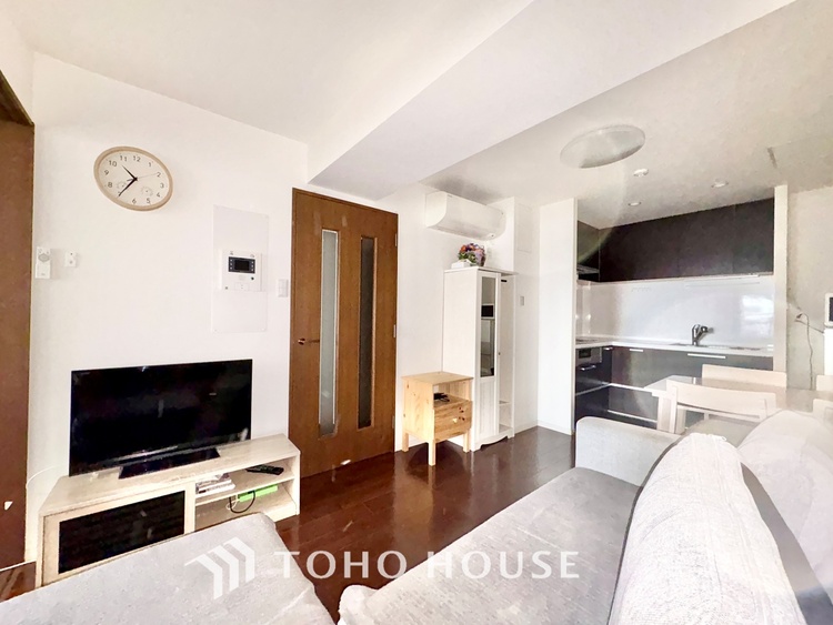 内装 ◆隠された美しさ◆流麗な音楽が流れているような繊細でいながら整然かつ堅牢なこの空間。この空間は確かに美しい。しかし、そこには美しさ以上のものが隠されている。