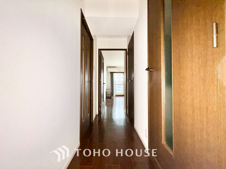 内装 ◆闇夜の輝き◆オレンジ色の光は大人になった今の僕にはわかる。1日の終わりを伝えに来たわけではなく、また明日が来る方へ導いてくれた事を。