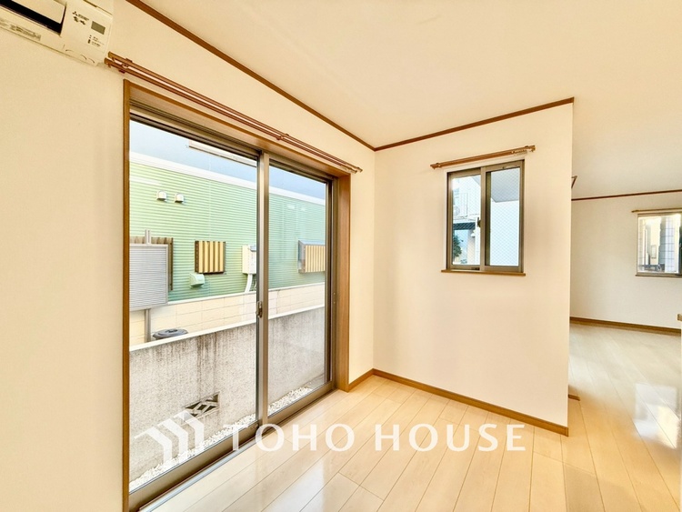 内装 ◆隠された美しさ◆流麗な音楽が流れているような繊細でいながら整然かつ堅牢なこの空間。この空間は確かに美しい。しかし、そこには美しさ以上のものが隠されている。