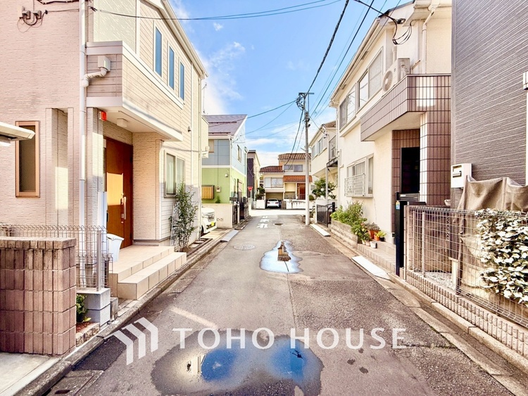 外観 ◆リビング◆家族の温かみ、子供の成長、木々のささやき、星々の歌声。自然と調和し緑と語り合い、そんな環境に恵まれ家族は1歩ずつ前進する。だんらんリビングで今日も家族の明日への誓い。