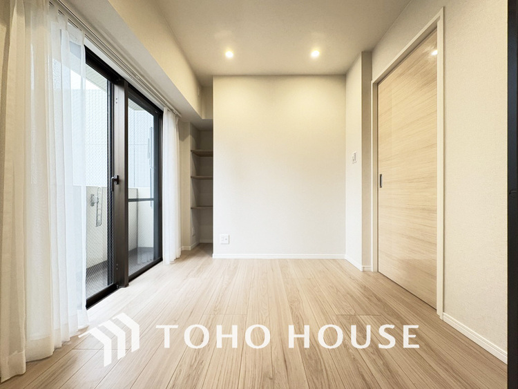 内装 シンプルですっきりとした室内は飽きのこない居心地の良い雰囲気です