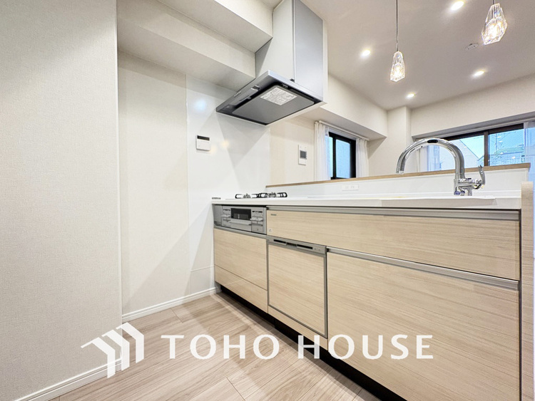 キッチン シンプルな部屋の雰囲気に溶け合うナチュラルキッチン