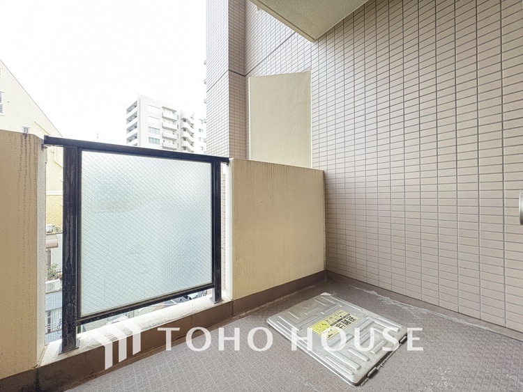 バルコニー 陽当たり良好なバルコニー