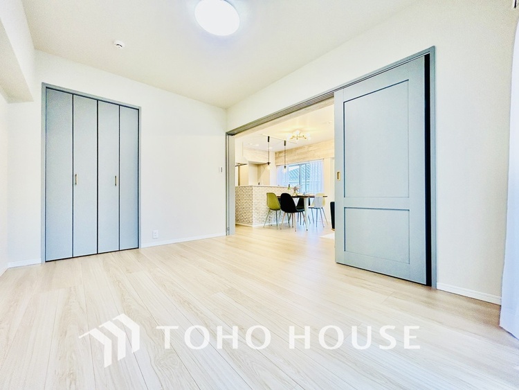 内装 1日の疲れを癒し、心地よく寛げるようゆったりとした広さをしています