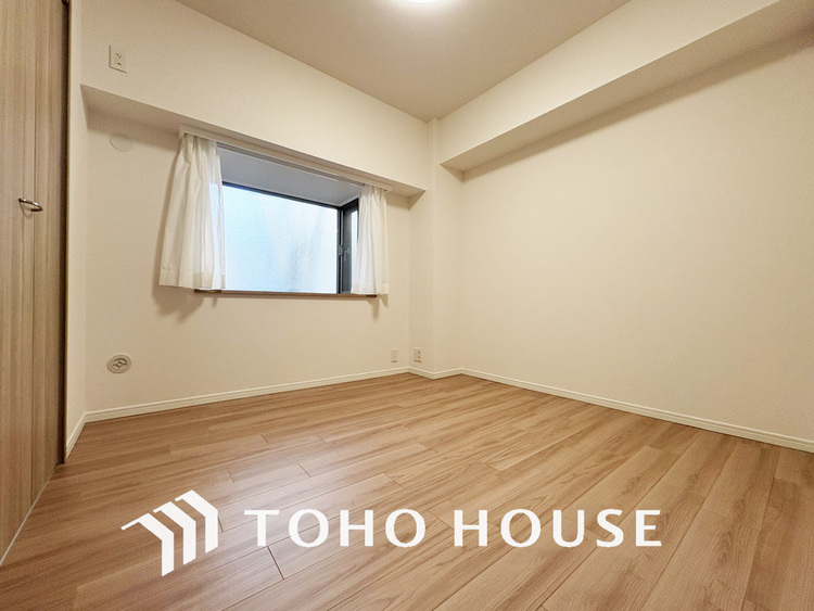 内装 採光もある洋室は、くつろぎのひと時を過ごすのにぴったり