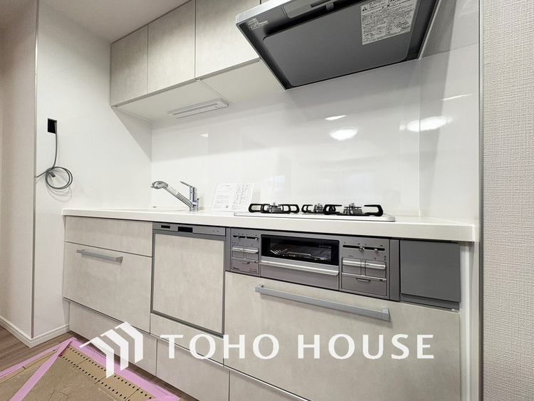 キッチン シンプルな部屋の雰囲気に溶け合うナチュラルキッチン