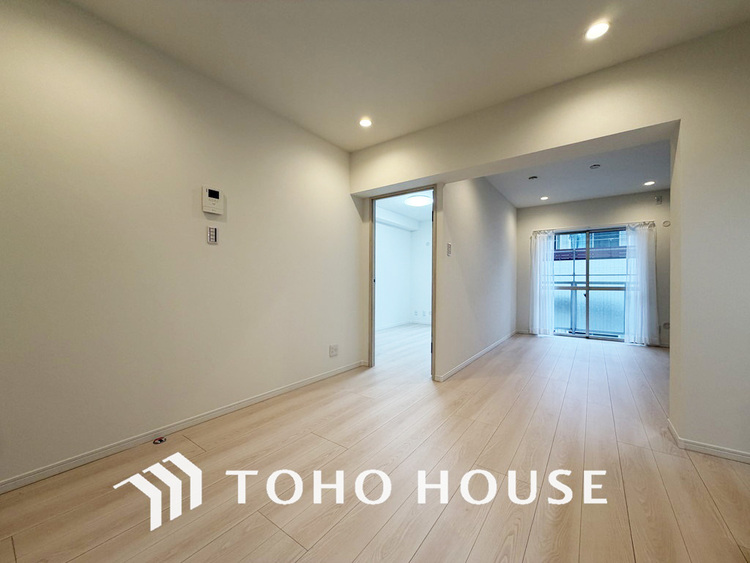 内装 柔らかな陽のそそぐ心地よいリビングダイニング