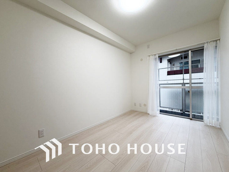 内装 採光もある洋室は、くつろぎのひと時を過ごすのにぴったり