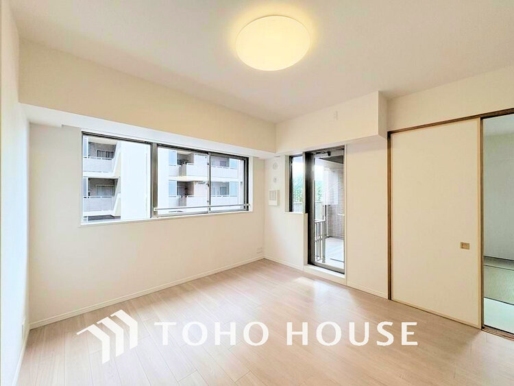 内装 家族みんなが爽やかに過ごせるように、光をたっぷり取り込んだLDK