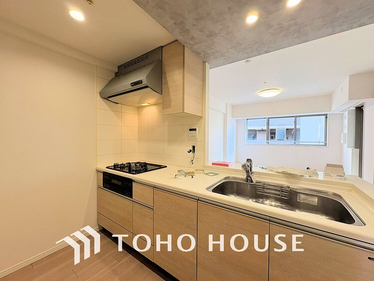 キッチン シンプルな部屋の雰囲気に溶け合うナチュラルキッチン