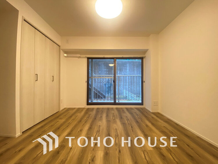 内装 採光もある洋室は、くつろぎのひと時を過ごすのにぴったり