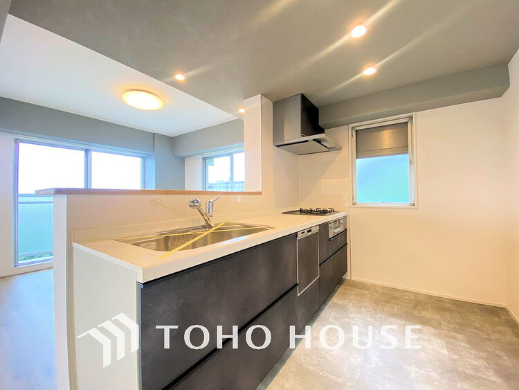 キッチン シンプルな部屋の雰囲気に溶け合うナチュラルキッチン