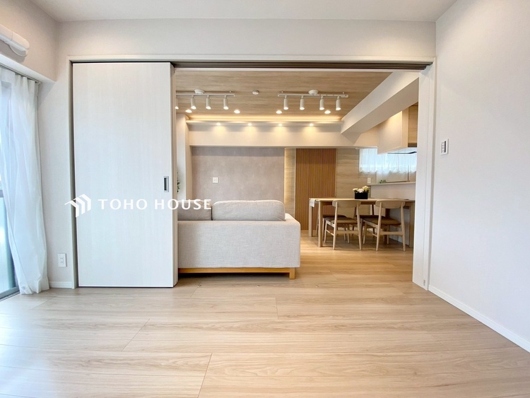 内装 【PRIVATE ROOM】◆快適◆な暮らしに不可欠な収納スペース。快適さとともに思い出も詰まっていく。