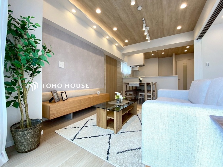 内装 【LIVING】◆住む喜び、楽しさ、感動◆を君と共有したい。いつまでもずっと家族を見渡せるこの広い空間で。