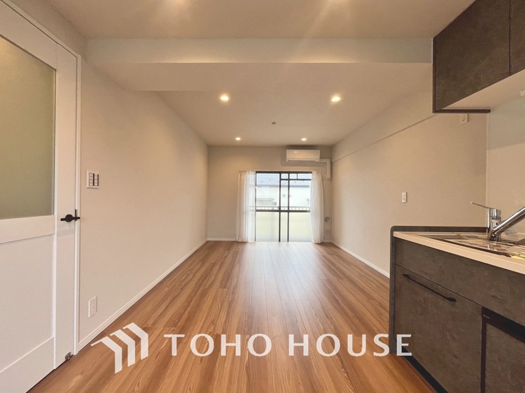 内装 【LIVING】◆煌びやか◆愛おしい家族との団欒の時間をより一層幸せなものに感じさせる煌びやかなLDK。輝かしい毎日が待っています。